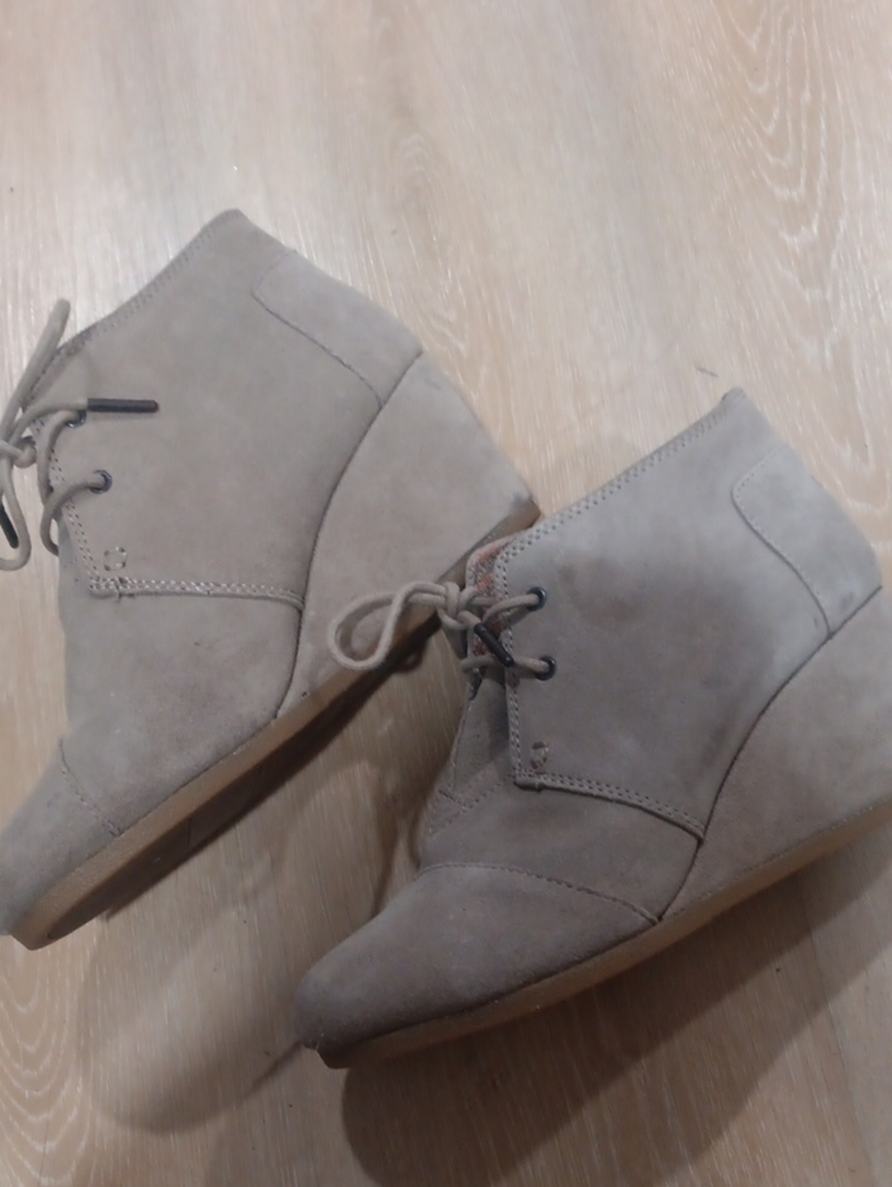❤️TOMS WEDGE BOOTIES